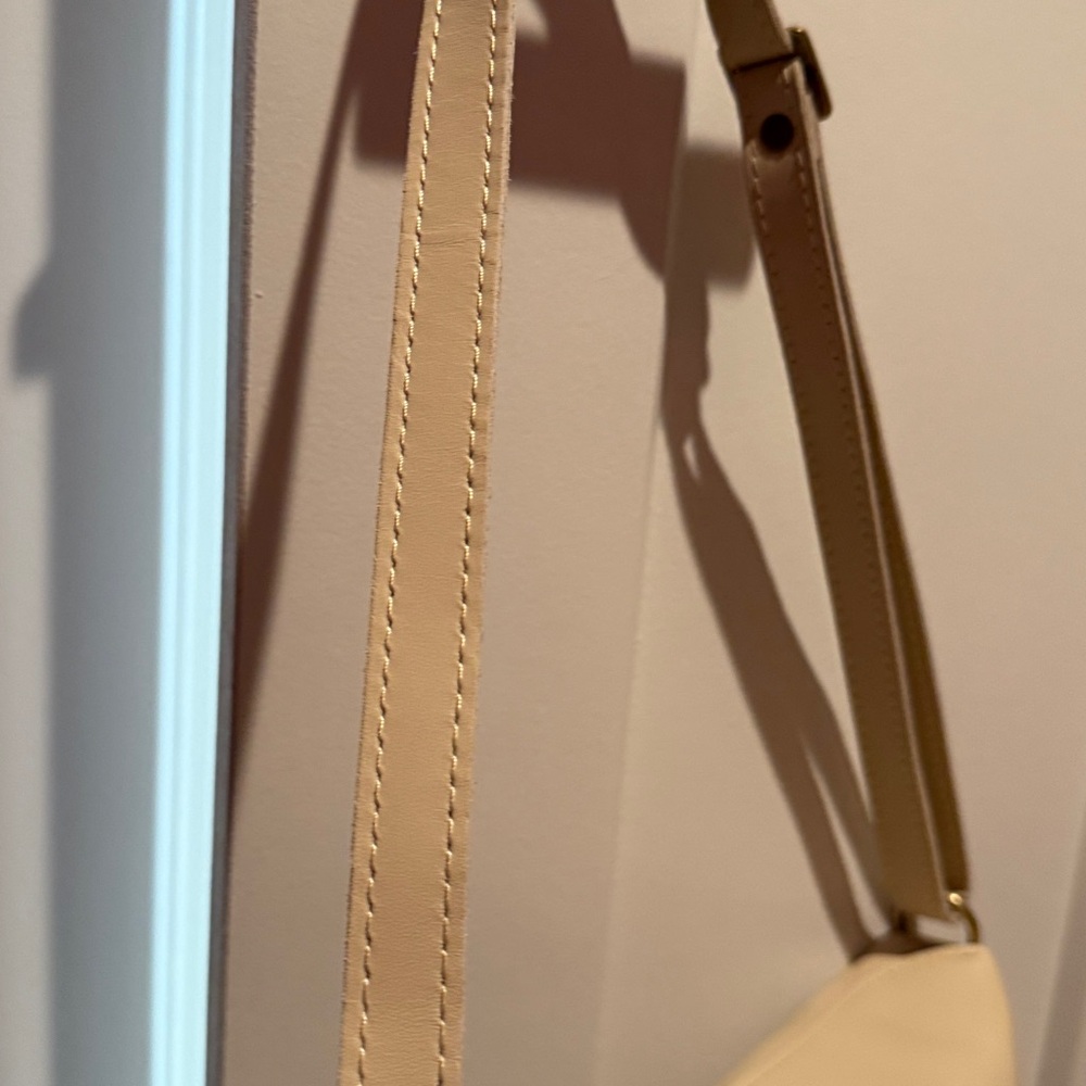 Portland Leather, Koala Sling Bag, Medium, Bon - Picture 8 of 8